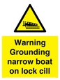 WL7812: Warning Grounding narrow boat on lock cill