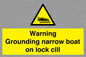 WL7812: Warning Grounding narrow boat on lock cill