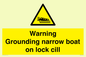 WL7812: Warning Grounding narrow boat on lock cill
