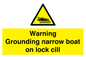 WL7812: Warning Grounding narrow boat on lock cill