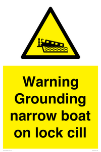 WL7812: Warning Grounding narrow boat on lock cill