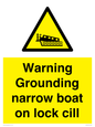 WL7812: Warning Grounding narrow boat on lock cill