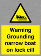 WL7812: Warning Grounding narrow boat on lock cill