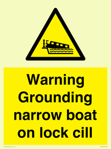 WL7812: Warning Grounding narrow boat on lock cill