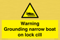 WL7812: Warning Grounding narrow boat on lock cill