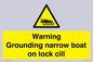 WL7812: Warning Grounding narrow boat on lock cill