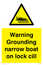 WL7812: Warning Grounding narrow boat on lock cill