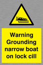 WL7812: Warning Grounding narrow boat on lock cill
