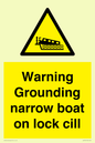 WL7812: Warning Grounding narrow boat on lock cill