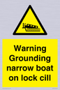 WL7812: Warning Grounding narrow boat on lock cill