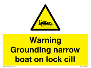 WL7812: Warning Grounding narrow boat on lock cill