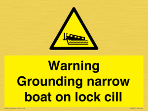 WL7812: Warning Grounding narrow boat on lock cill