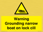 WL7812: Warning Grounding narrow boat on lock cill