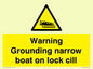 WL7812: Warning Grounding narrow boat on lock cill