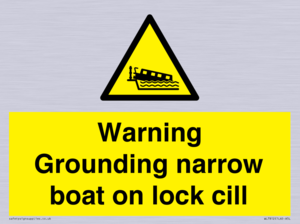 WL7812: Warning Grounding narrow boat on lock cill