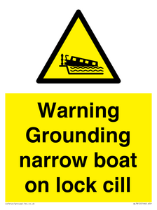 WL7812: Warning Grounding narrow boat on lock cill