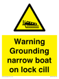 WL7812: Warning Grounding narrow boat on lock cill