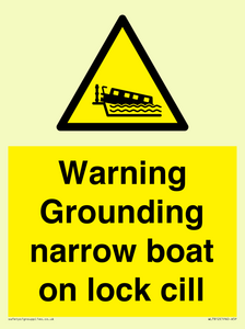 WL7812: Warning Grounding narrow boat on lock cill