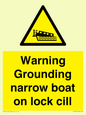 WL7812: Warning Grounding narrow boat on lock cill