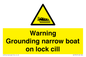 WL7812: Warning Grounding narrow boat on lock cill