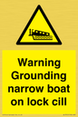 WL7812: Warning Grounding narrow boat on lock cill