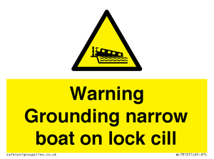 WL7812: Warning Grounding narrow boat on lock cill