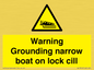 WL7812: Warning Grounding narrow boat on lock cill