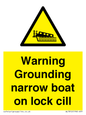 WL7812: Warning Grounding narrow boat on lock cill