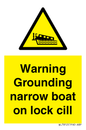 WL7812: Warning Grounding narrow boat on lock cill