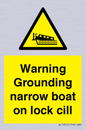 WL7812: Warning Grounding narrow boat on lock cill