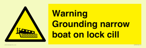 WL7812: Warning Grounding narrow boat on lock cill
