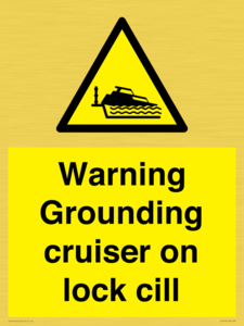 WL7813: Warning Grounding cruiser on lock cill