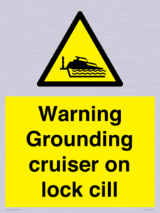 WL7813: Warning Grounding cruiser on lock cill