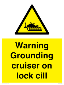 WL7813: Warning Grounding cruiser on lock cill