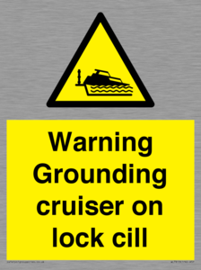WL7813: Warning Grounding cruiser on lock cill