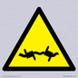 WV11940: W033 Warning: Barbed wire