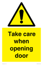 WV16781: Take care when opening door