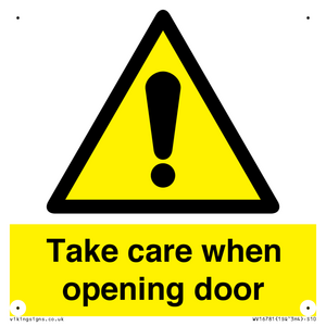 WV16781: Take care when opening door