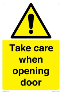 WV16785: Take care when opening door
