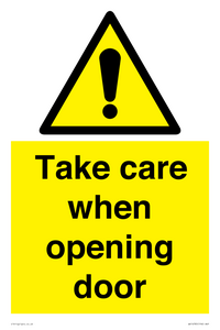 WV16785: Take care when opening door