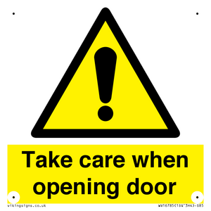 WV16785: Take care when opening door
